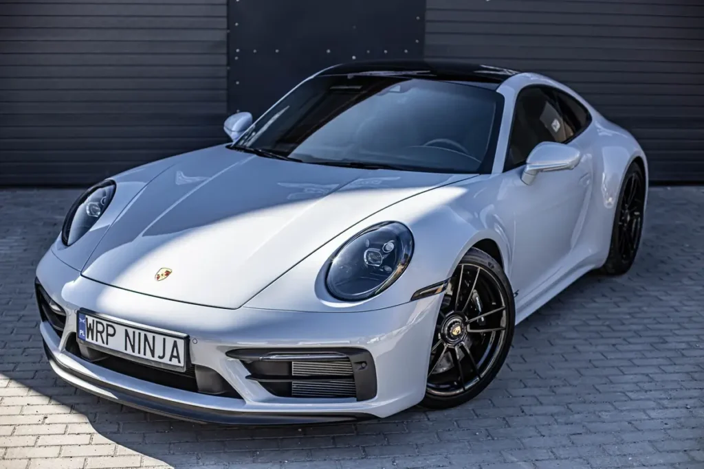 Porsche 911 Carrera4 GTS