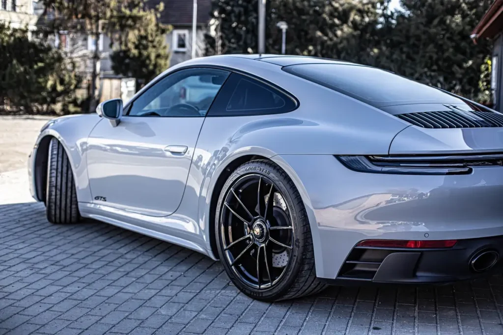 Porsche 911 Carrera4 GTS